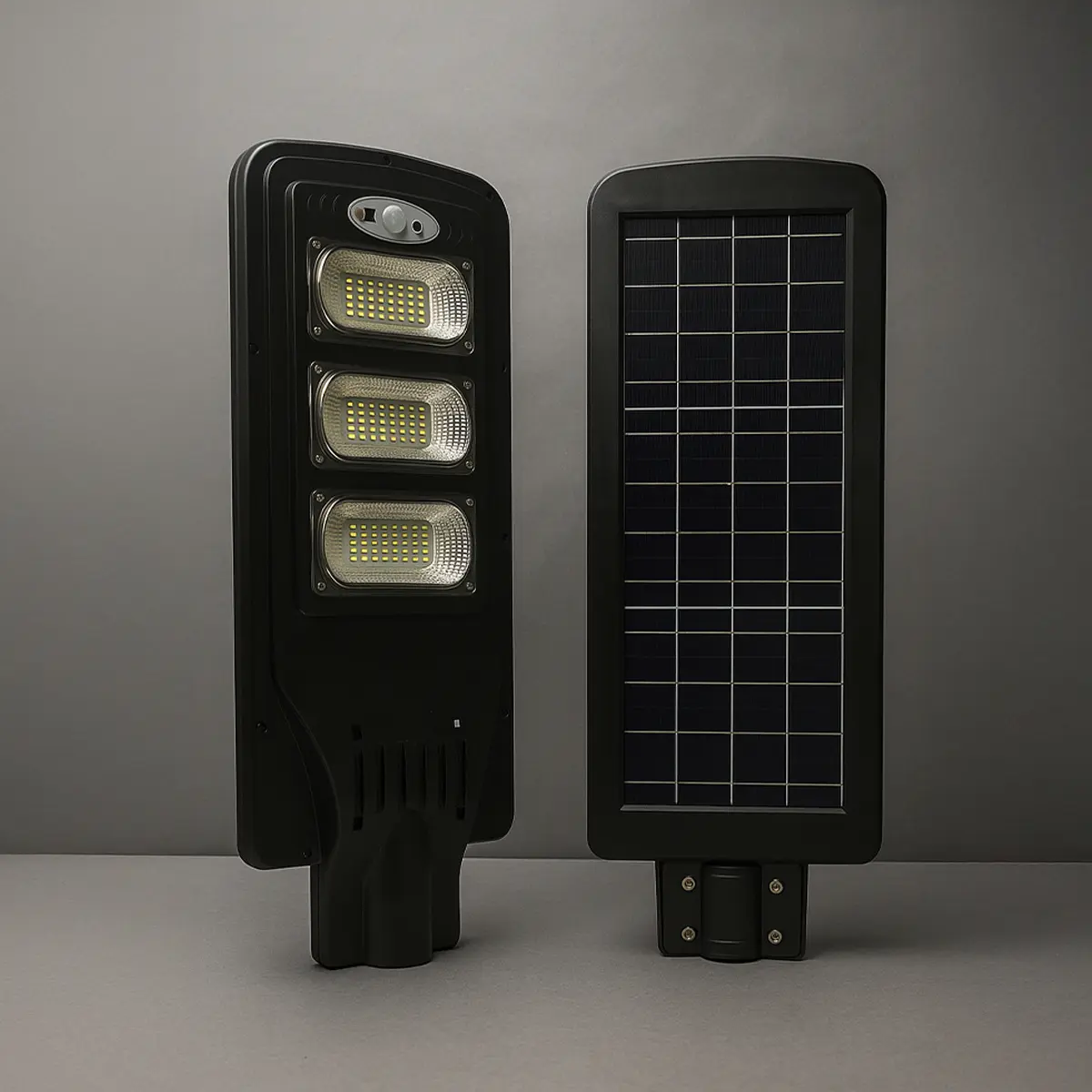 Luminária solar de poste ALUT001653 da Avant com painel solar, LEDs e sensor anunciado