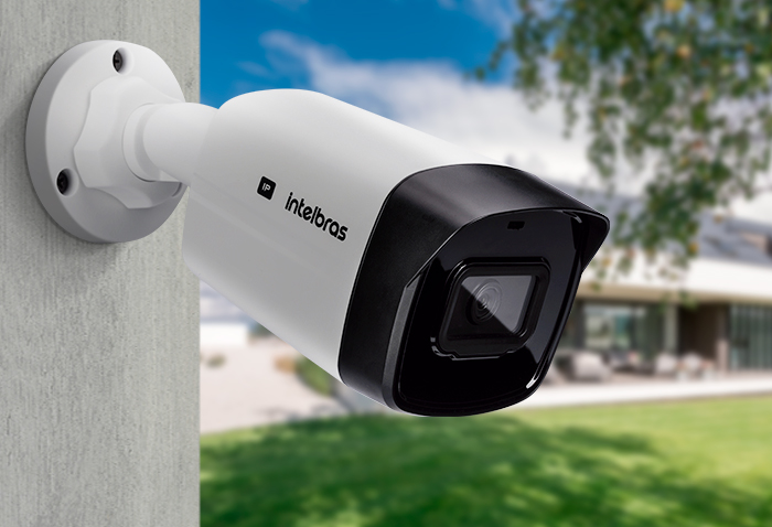 Câmera Intelbras VIPC 1230 B G2 usada como exemplo de bullet IP PoE 2 MP para áreas externas e fachadas