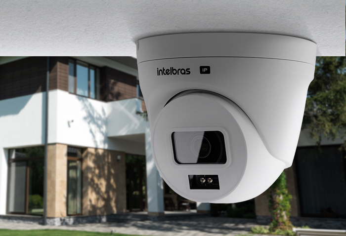 Câmera Intelbras VIPC 1230 D G2 usada como referência para comparação com modelos HiLook IP 2 MP PoE